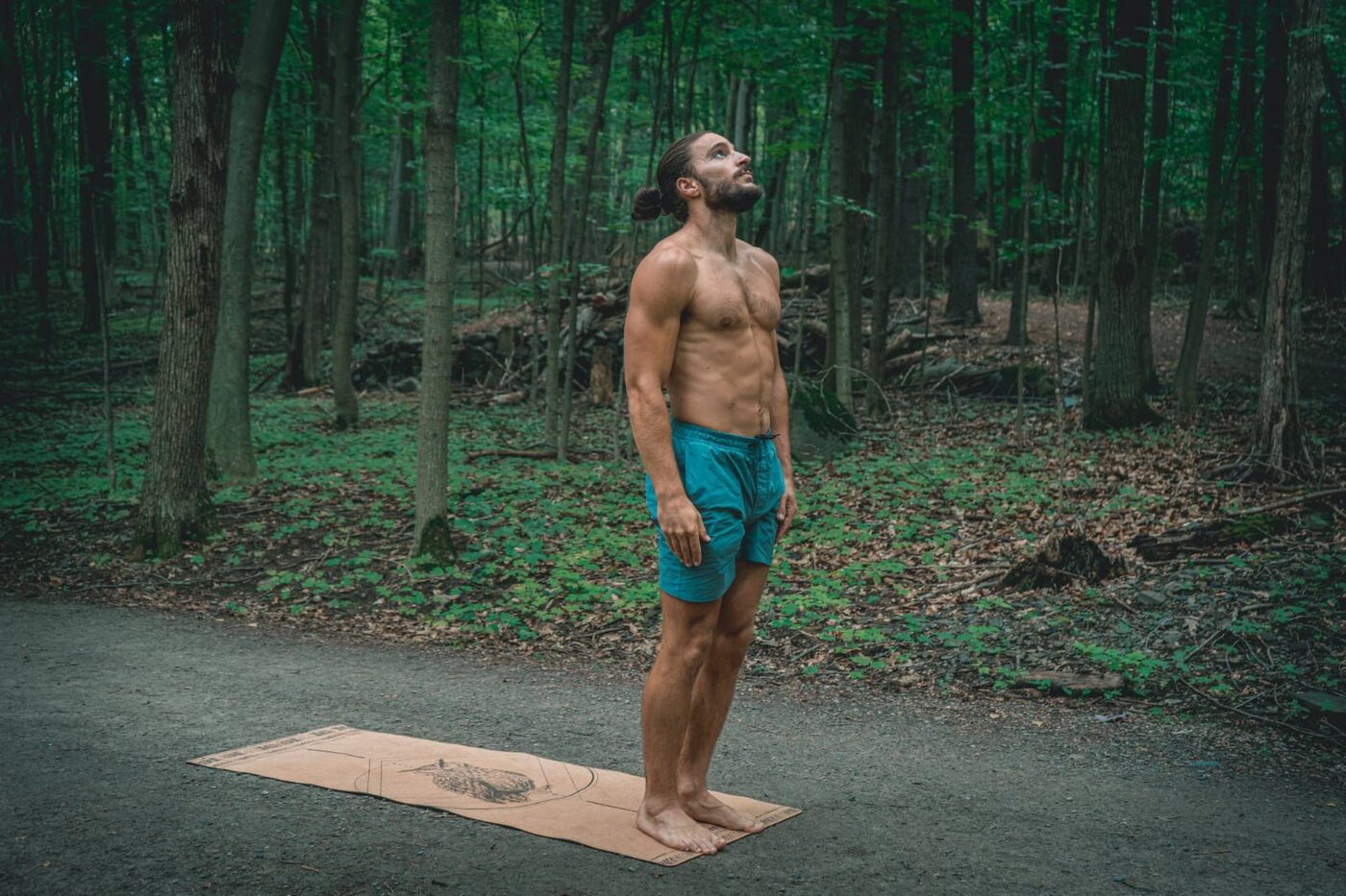 Mathias Soler, posture de yoga douce